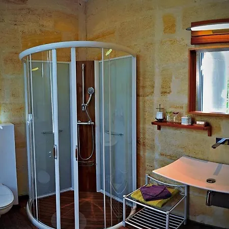 佩蒂特·加洛斯住宿加早餐旅馆 招待所 Fronsac (Gironde)